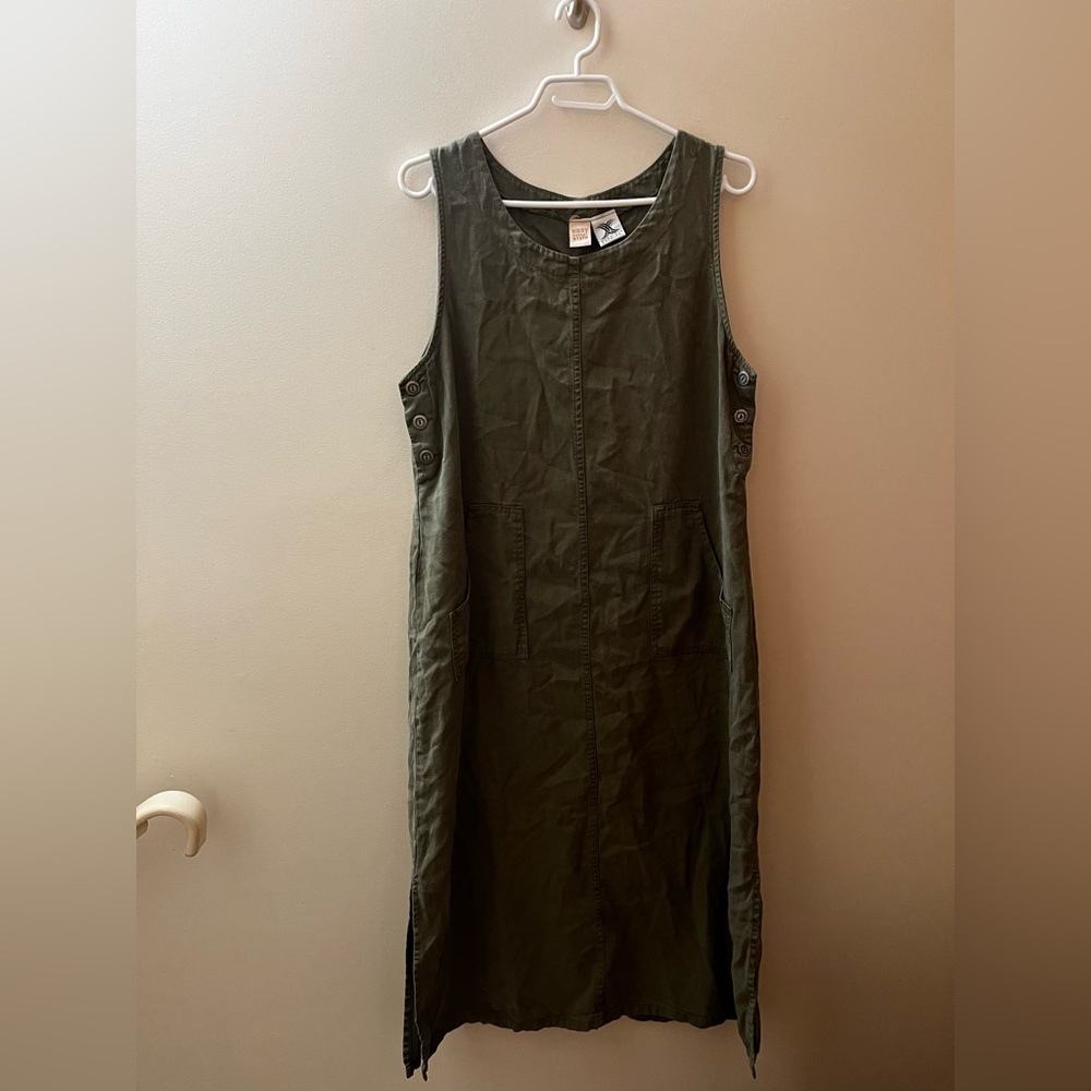 Cleo Dark Green Button-Detail Midi Dress